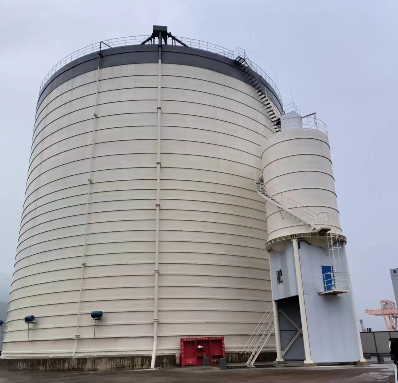 老城10万吨水泥钢板库